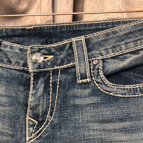 Bermuda True Religion shorts - Picture 3 of 7